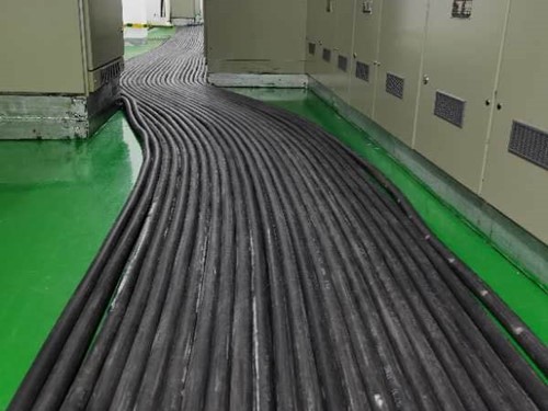 榆社如何根据理论计算公式计算温度对特定电压测量结果的影响？